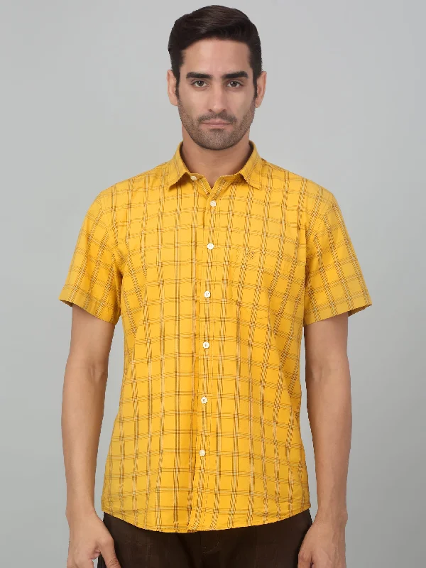 Men's Mustard Casual Medium Checks Half sleeve Shirt