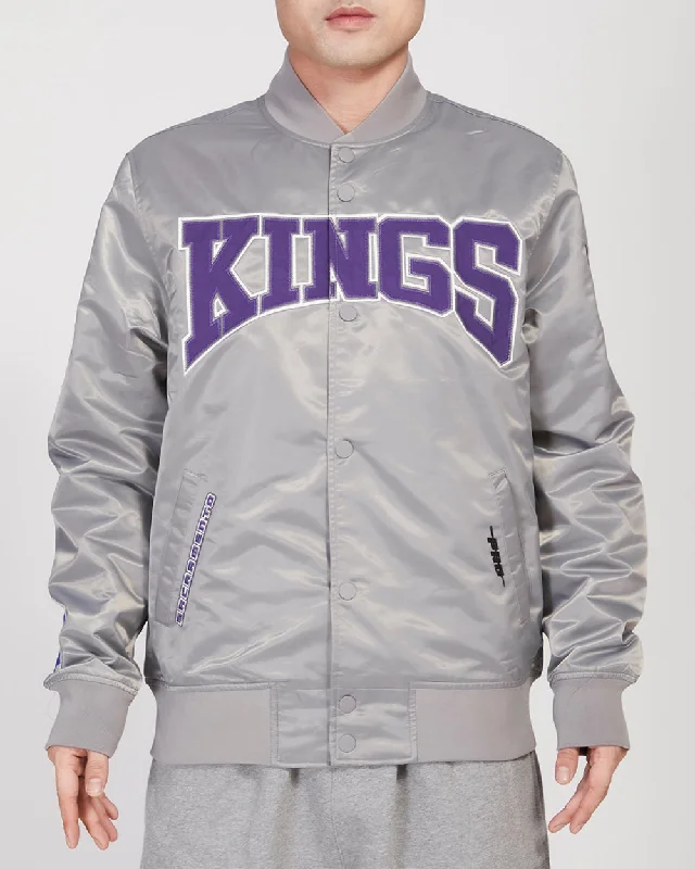 NBA SACRAMENTO KINGS CREST EMBLEM MEN'S SATIN JACKET (GRAY)